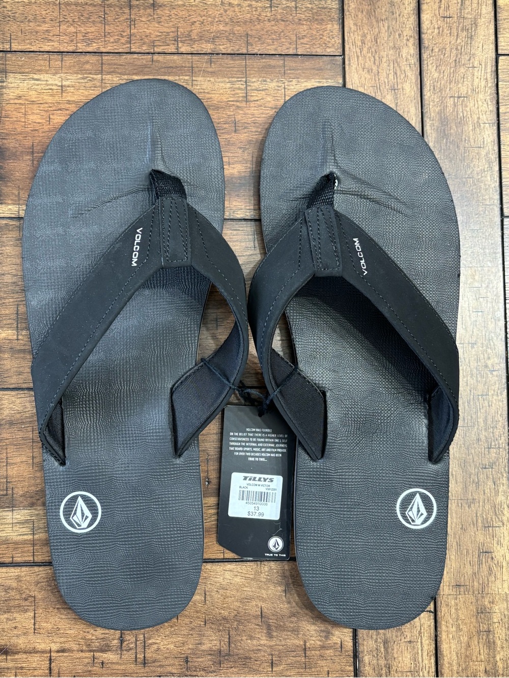 Volcom Men’s Black Flip-Flop Sandals with Padded Straps